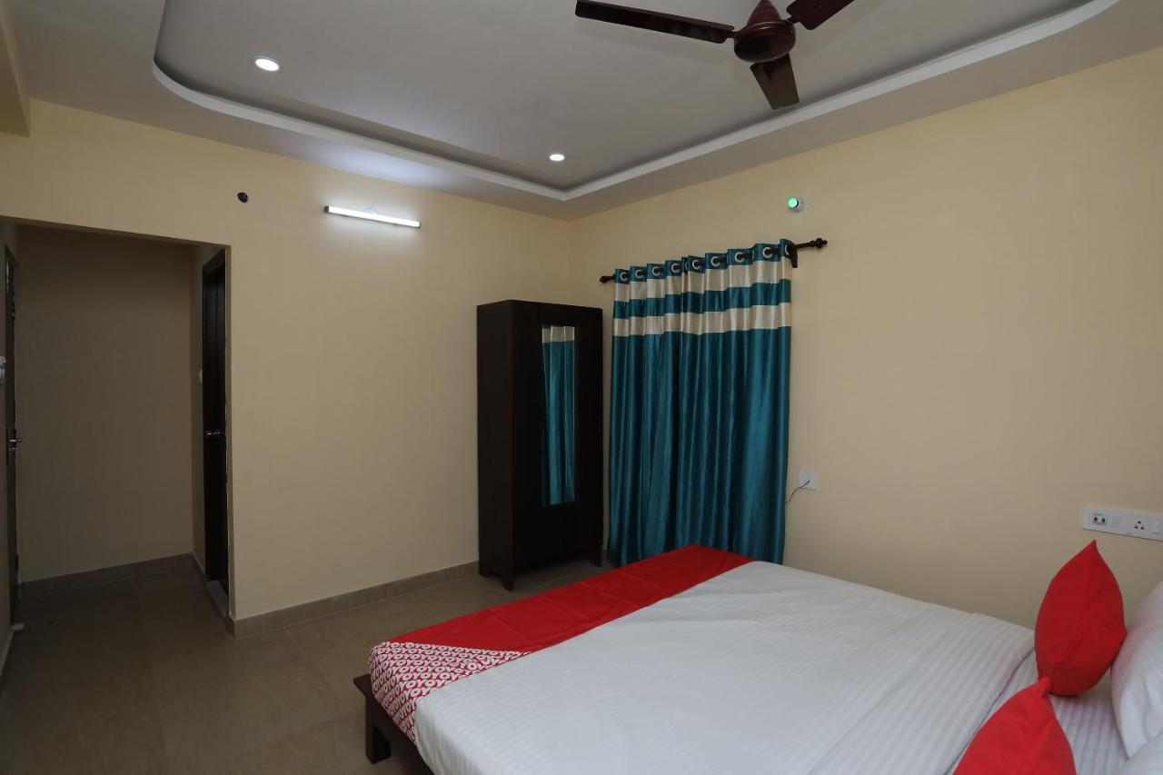 Oyo 17376 Happy Spring Inn Колката Екстериор снимка